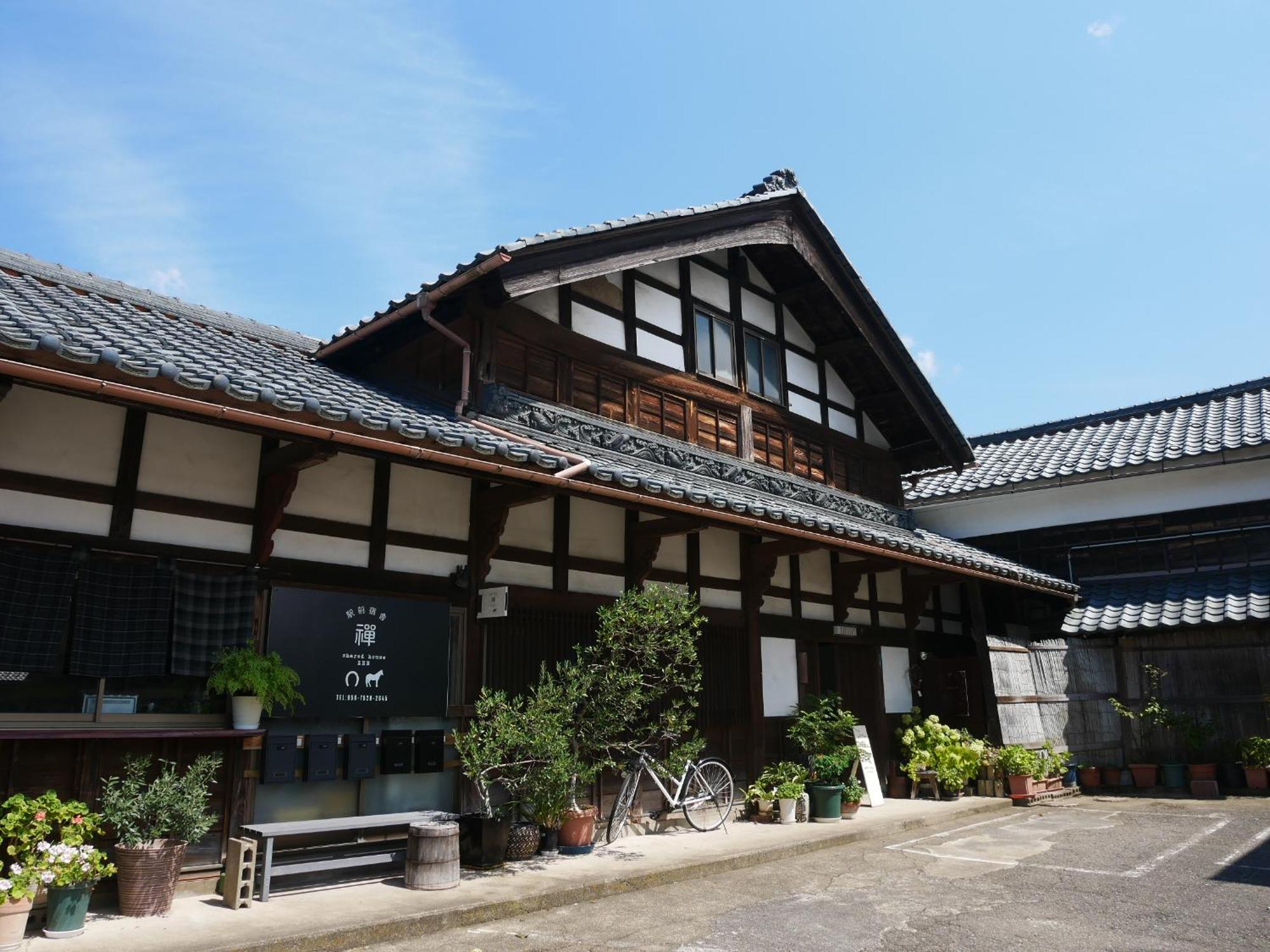 駅前宿舎 禪 Shared House Zen Eiheiji Экстерьер фото